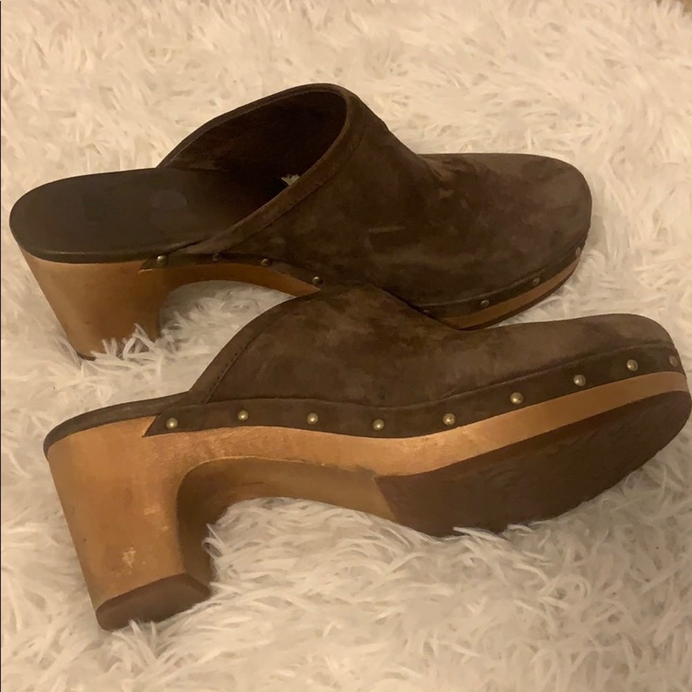 UGG  Clogs